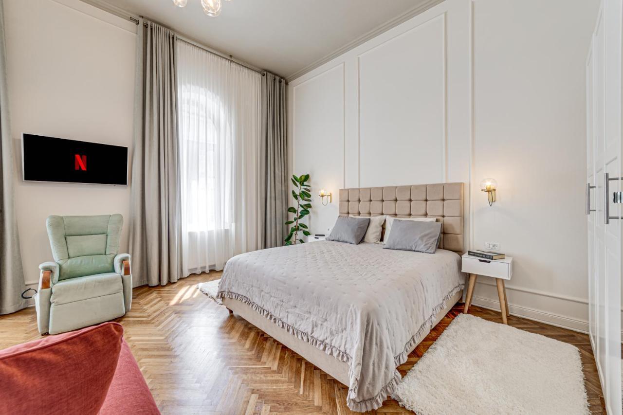 Central Family Apartment アラド エクステリア 写真
